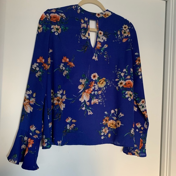 Blue Floral Blouse - so pretty! Size L - Picture 3 of 6